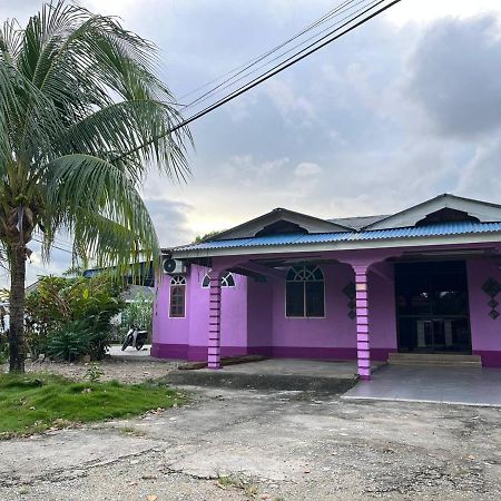 Lavender Homestay Desa Chendering 3 Bedrooms กัวลาตรังกานู ภายนอก รูปภาพ
